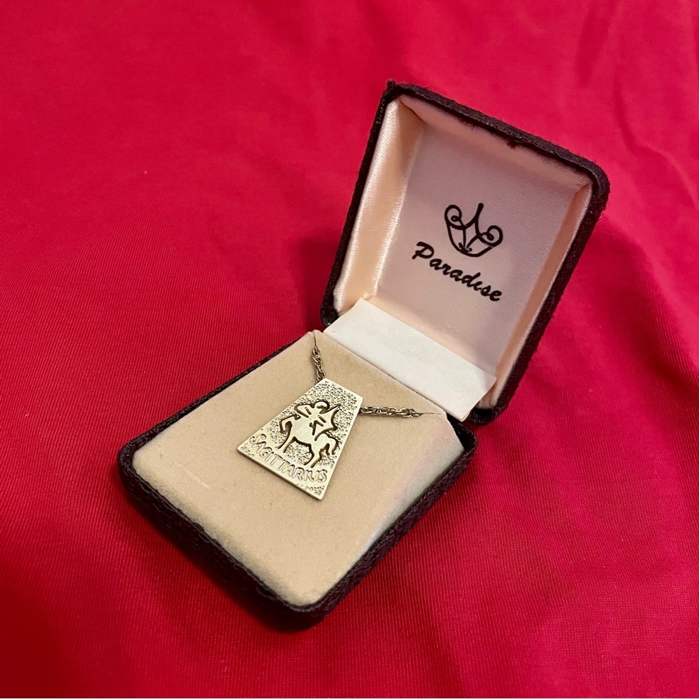 Women’s Paradise Sagittarius Necklace